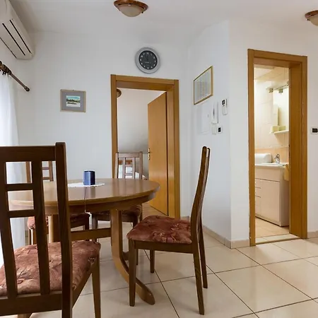 In Okrug Donji With Sea View, Balcony, Air Conditioning, Wifi 5166-6 *