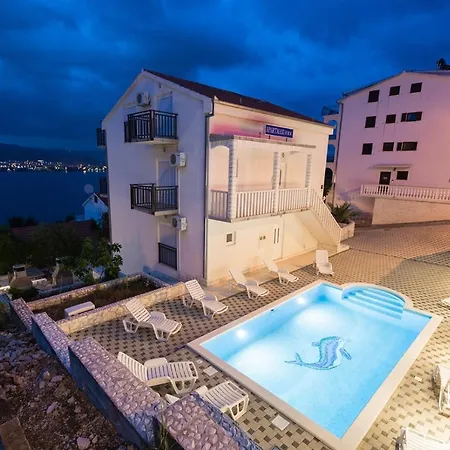 In Okrug Donji With Sea View, Balcony, Air Conditioning, Wifi 5166-6 *